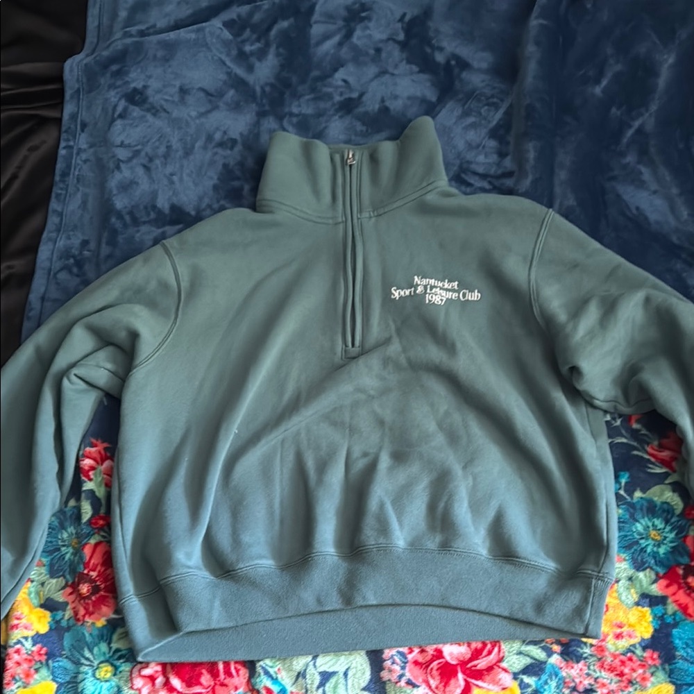 Green Hollister quarter sip pull over
